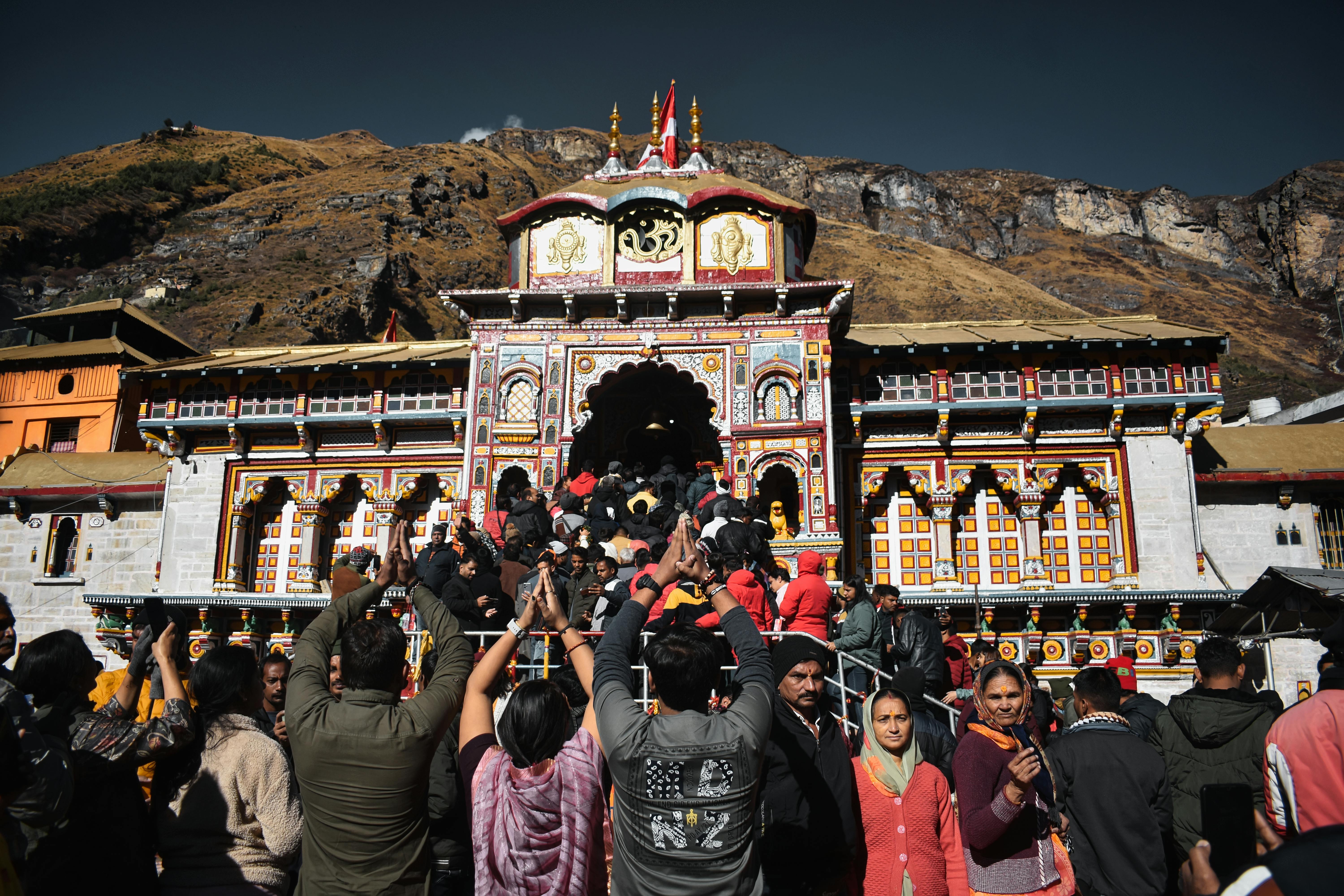 Himalayan peaks surrounding Badrinath